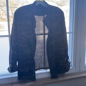 Sanctuary Camo pattern lightweight jacket